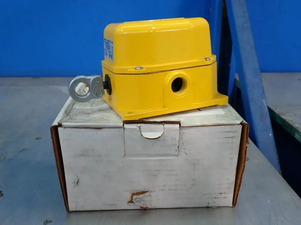 Used REES 04944700 Relays & Switches Ohio US | HGR 24 #912873