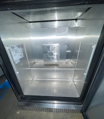 1-0546 True TUC-24-HC 24” Self Contained Undercounter Cooler Refrigerator