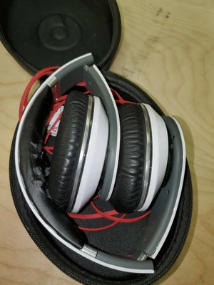 USED Beats Monster Beats Studio