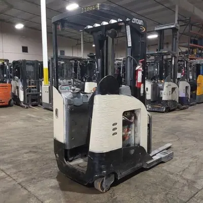 USED 2018 CROWN RR5725-45