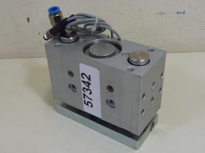 Used FESTO DFM-40-25-P-A-GF Cylinders Michigan US | Ideal Machinery #599331