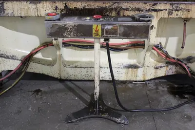 1999 KOMATSU L2M300-3BM Stamping Press | Levy Recovery Group (11)