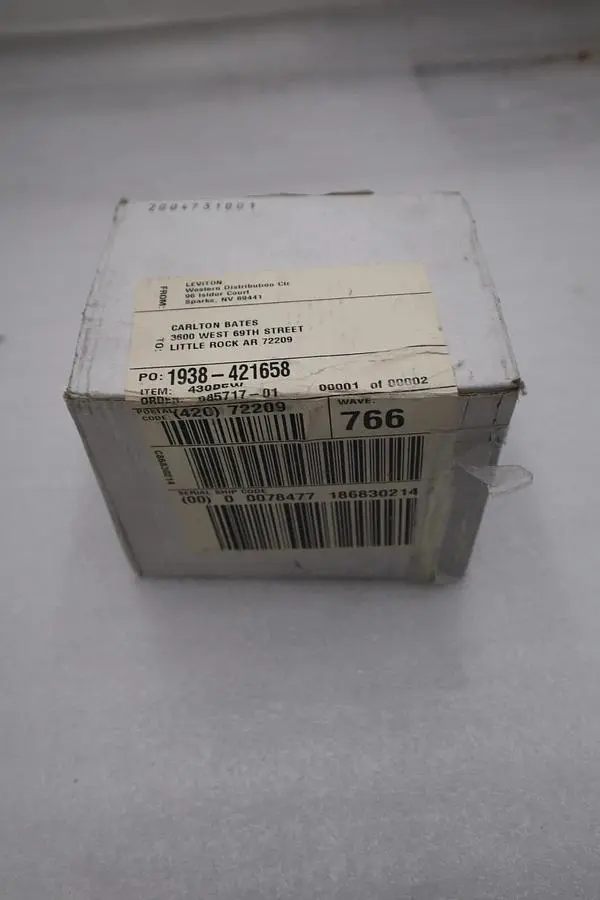 NEW IN BOX Leviton 430B5W 30A 3 PHASE 600V AC/CA STOCK H212