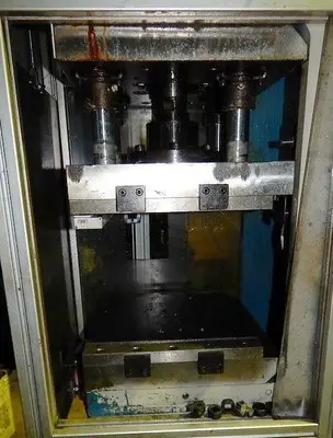 34 Ton FARGER & JOOSTEN MULTIPOWER Air/Oil Press