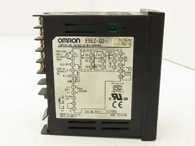 Omron E5EZ-Q3H Digital Temperature Controller 100-240V 2A