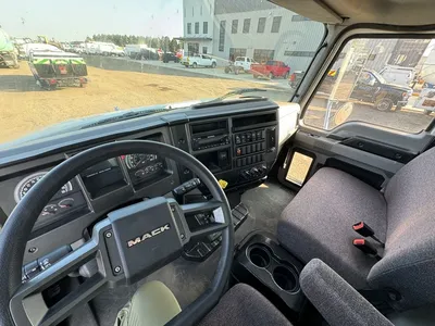 Used 2024 MACK MD BEVERAGE BODY Cab Chassis trucks Minnesota US | Carco Truck & Equipment #1514245