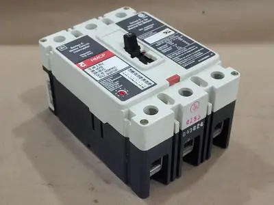 NEW CUTLER-HAMMER HMCP070M2C