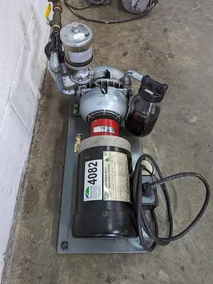 GAST 1/2 Hp Vacuum Pump