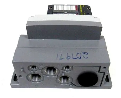 NEW TURCK BL67-16DO-0.1A-PNR MODULE AND MANIFOLD BL6716DO01APNR BL67-B-VA-P1