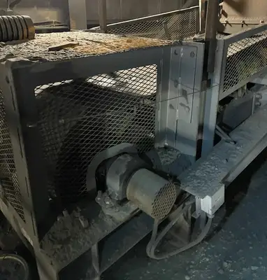 Troughed Conveyor - 650' x 30" w/ cover & cat walk