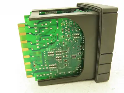 Honeywell UDC2000 Mini-Pro Temperature Controller 120VAC DC200H-0-000-10000-0