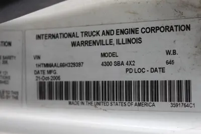 INTERNATIONAL 4300 DT466 BOX TRUCK | Levy Recovery Group (14)