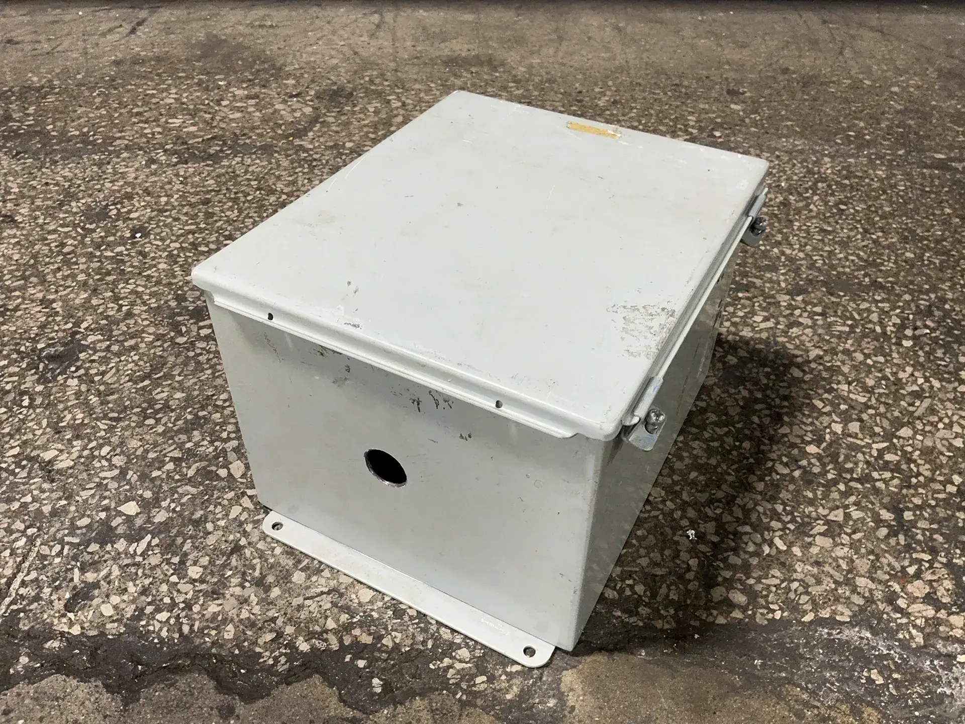 Used HOFFMAN A121D8CH Enclosures Ohio US | HGR 24 #1474876