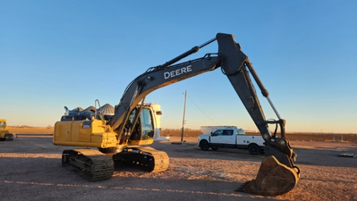 USED 2012 Deere 210G LC