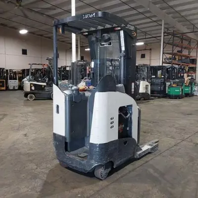 USED 2016 CROWN RR5725-45