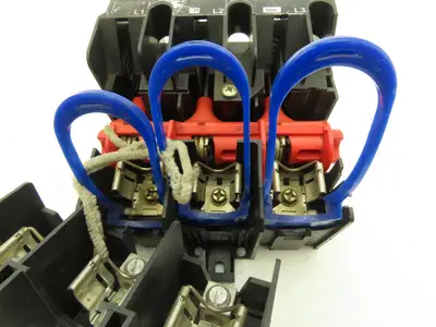 Square D 9422ATCF331 Disconnect Switch 30/60 Amp 600V Fuse Holder Only-No Handle