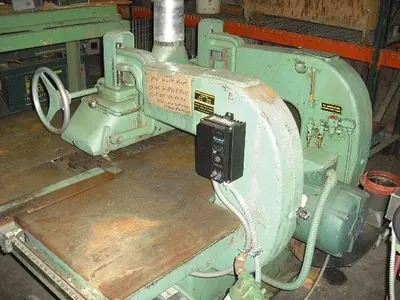 EKSTROM CARLSON E STRAIGHT-LINE RIPSAW