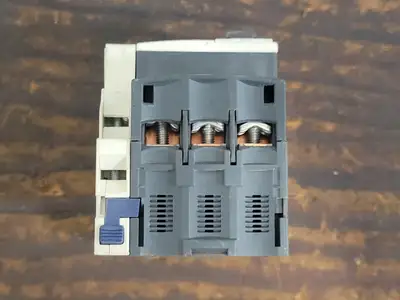 USED SCHNEIDER ELECTRIC GV2ME08