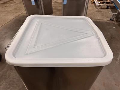 600 Pound SS Dump Buggy with Plastic Lid