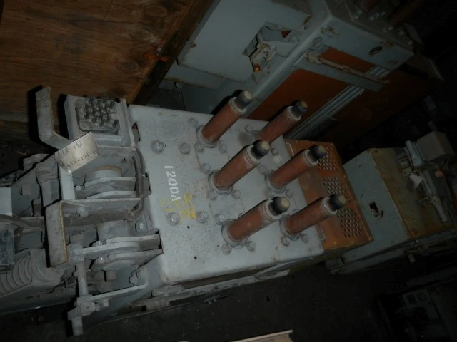 GE AM-4.16-250H-4S 1200 amp 4160v Air Circuit Breaker