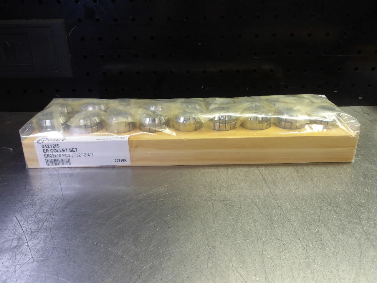 Techniks ER32 Collet Set 18 Piece (7/32"-3/4") 04212IS (LOC3053C)