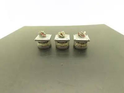 Japan Servo KP56HM2-022 Servo Stepping Motor 1.8° 18VDC  Lot of 3