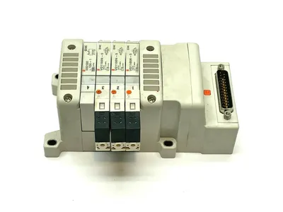 VV5QC11-04N3FD0-S,VVQ1000-10A-1,VQ1100N-5 | SMC VV5QC11-04N3FD0-S Manifold Base w/ Solenoids - Used