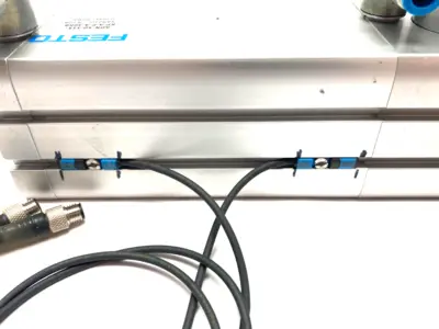 USED FESTO COMPACT CYLINDER W/ CLAMPING UNIT 548210
