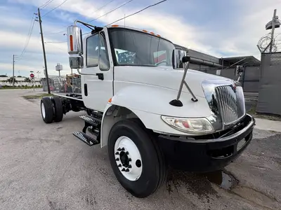 Used 2018 INTERNATIONAL DURASTAR 4300 Cab Chassis trucks Florida US | Truck and Van Outlet #1509142