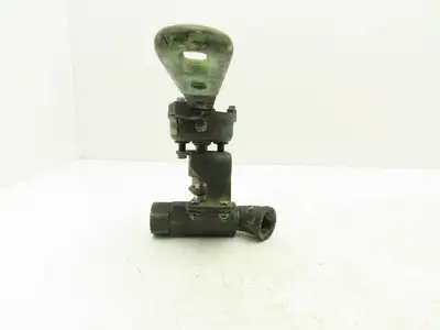Jamesbury TORQ-HANDLE 1" Ball Valve M-F with Spring Return-to-Closed Handle