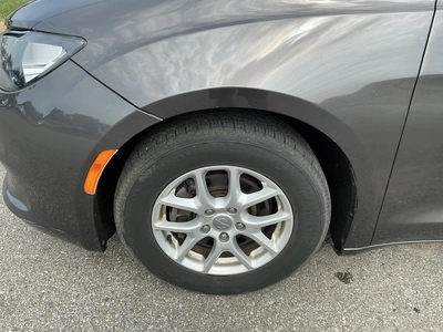 USED 2020 CHRYSLER VOYAGER