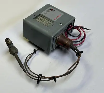 USED JOHNSON CONTROLS P70AA-118