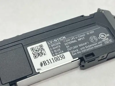 USED KEYENCE MULTI-PURPOSE DIGITAL LASER SENSOR AMPLIFIER M8 CONNECTOR.