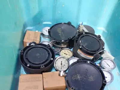 Assorted Pneumatic Pressure Gauges