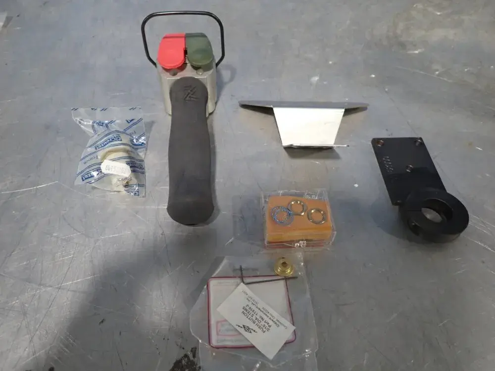 Unknown Tool Balancer Handle