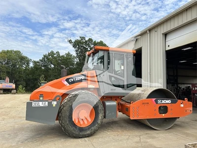 USED 2019 XCMG CV122PD