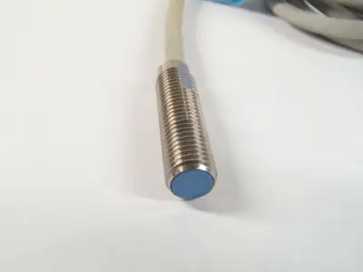 982AA1Y-A3P-L | Honeywell  Proximity Sensor - Used