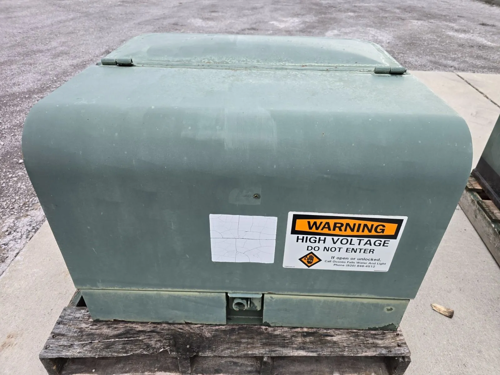 25 KVA Single Phase T&R Pad Mount Transformer 4160 GRDY 2400 to 240 120 IMP 1.9