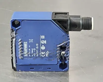 Telemecanique XUK9APANM12 Photoelectric Sensor (BIN313)