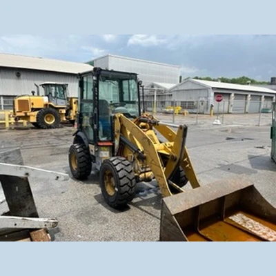 USED 2015 CATERPILLAR 903C