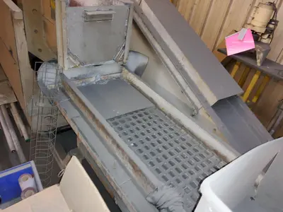 17 CUBIC FT ALMCO MODEL #V-16TF TUB TYPE VIBRATORY FINISHER W/ CONVEYOR LOAD & SHAKER TABLE: YOBRO #25321