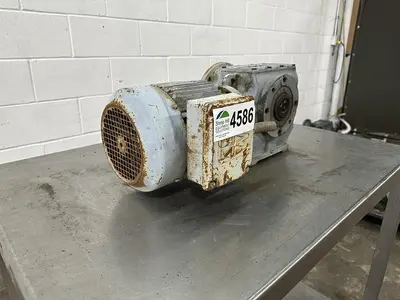 USED SEW-EURODRIVE SAF67DT90S4