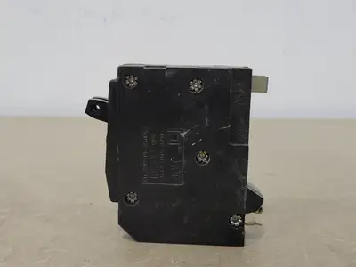 USED SQUARE D QOT115