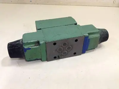 USED VICKERS DG4V32CMWB40
