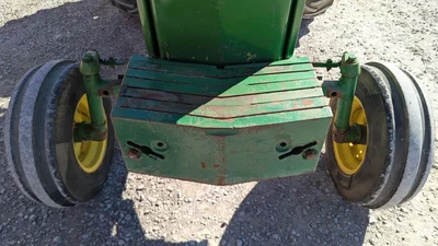USED 1970 JOHN DEERE 2520