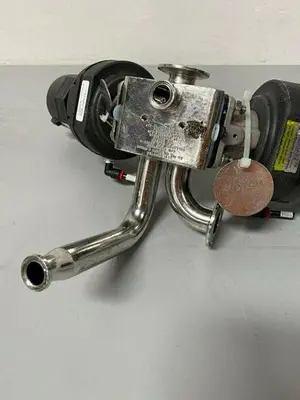 USED 2 ITT PURE-FLO A209 3-WAY STAINLESS STEEL VALVES W/ MONITOR 1" & 3/4" SANITARY