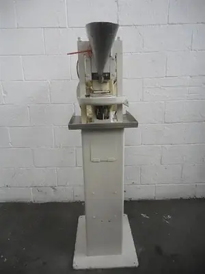COLTON SINGLE PUNCH TAB PRESS