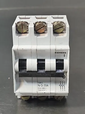Siemens 5SN3 N G 20A 3 Pole Circuit Breaker loc4D3
