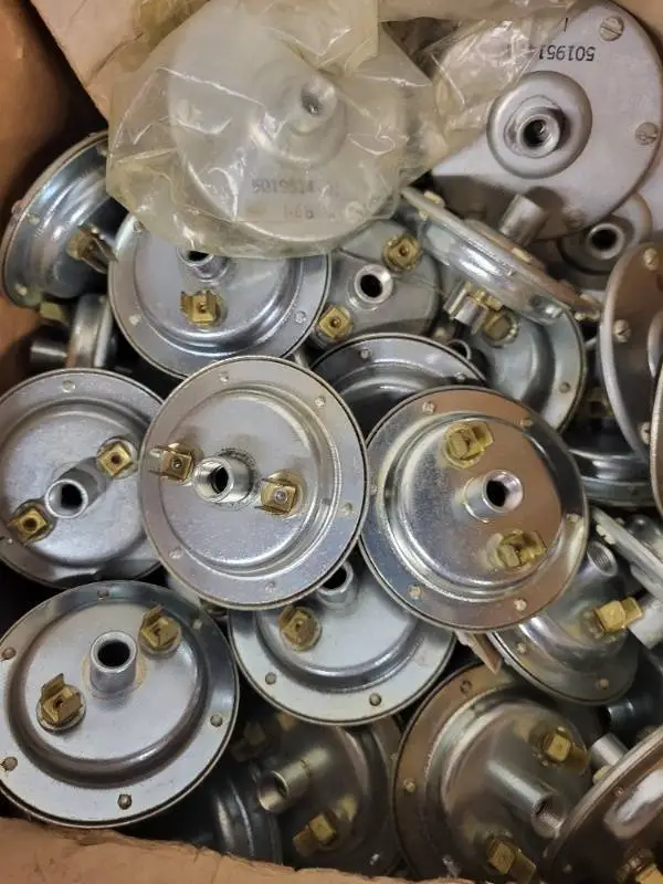 Box of Squak-Norris Metal Pressure Switches 5019514-01