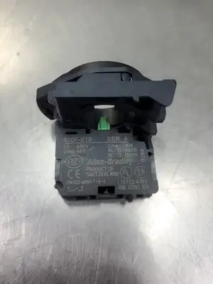USED Allen-Bradley 800F-X10/800F-N3W LED Selector Switch, Clear.